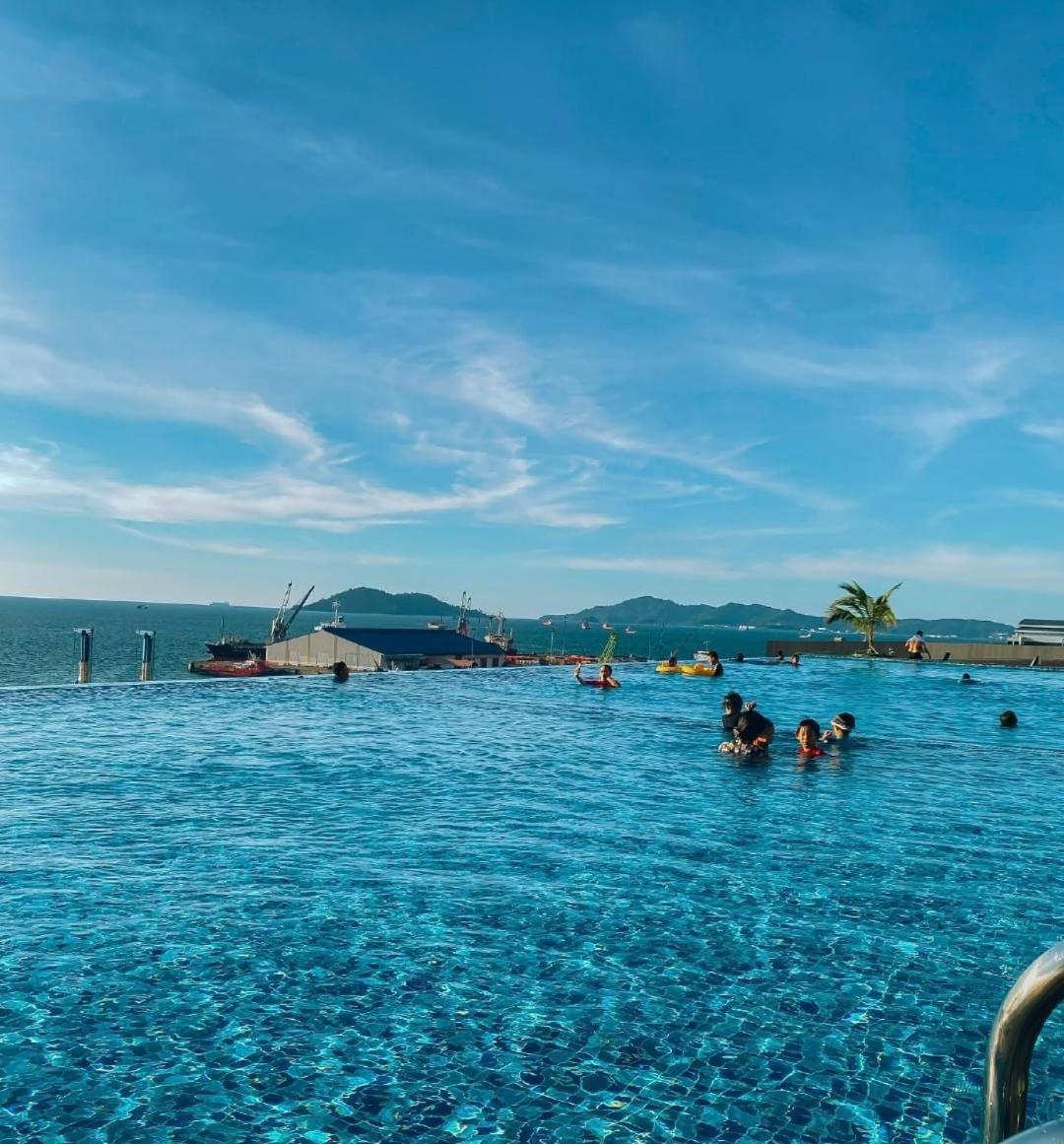 Seaview Luxury Condo Homestay 2Bed 2Bath Jesselton Quay By R2 Residence Kota Kinabalu Dış mekan fotoğraf